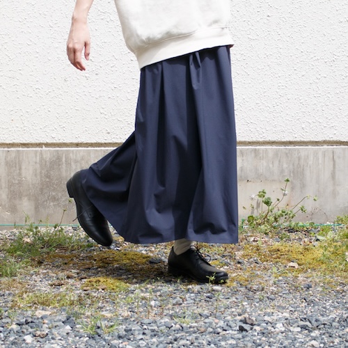 雨の日は必ずこれ。一枚で楽に素敵に、天気に悩まされない私のマストアイテム。